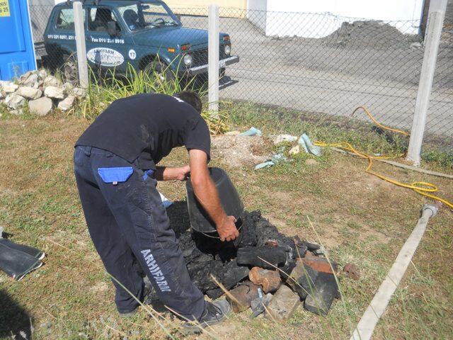 Odmuljivanje, sanitacija i iskop bunara u Velikoj Moštanici — snimak 7 od 9