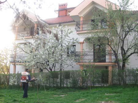 Suzbijanje krpelja mikroniranjem vegetacije motornim ULV rasprskivačem — snimak 1 od 4