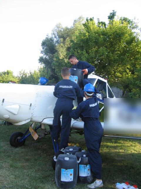 Zaprašivanje (eradikacija) komaraca iz vazduha opštinske teritorije — snimak 15 od 26