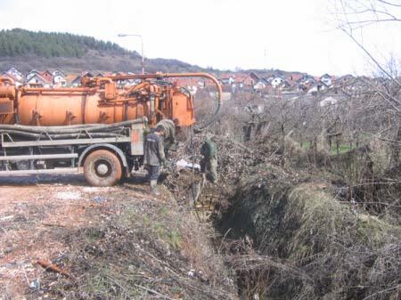 Mehaničko čišćenje i sanitarno pranje kanalizacije ciglane — snimak 6 od 18