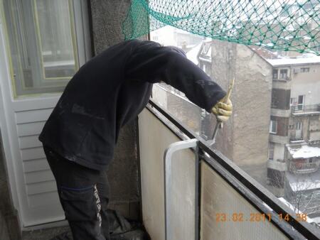 Farbanje stolarije, radijatora i gelendera — snimak 13 od 20