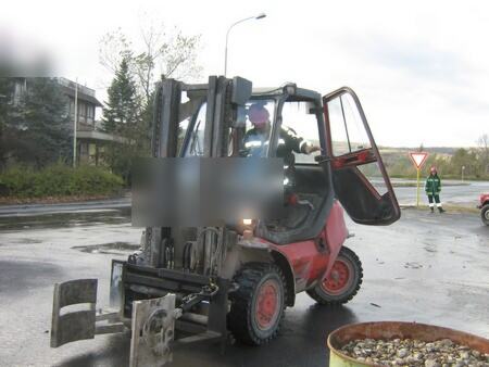 Uklanjanje trafo-ulja iz kontaminiranog depozita (bez PCB) u fabrici cementa — snimak 6 od 9