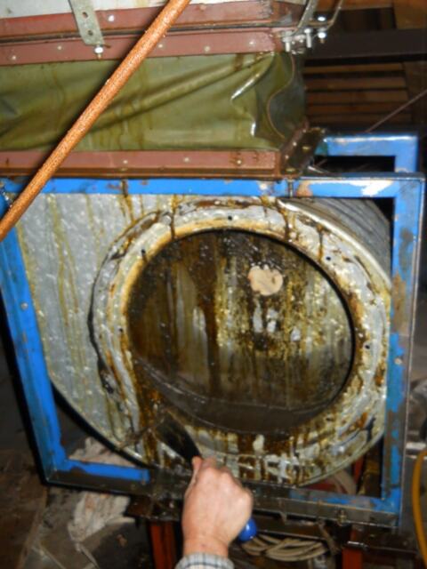Čišćenje masne ventilacije — snimak 5 od 22