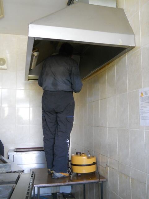 Čišćenje masne ventilacije — snimak 7 od 22
