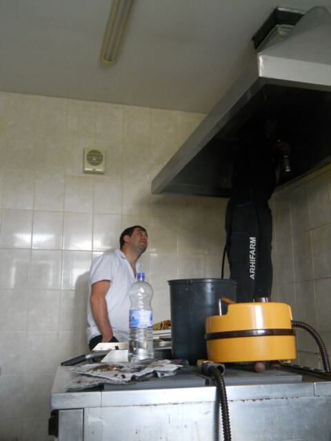 Čišćenje masne ventilacije — snimak 8 od 22