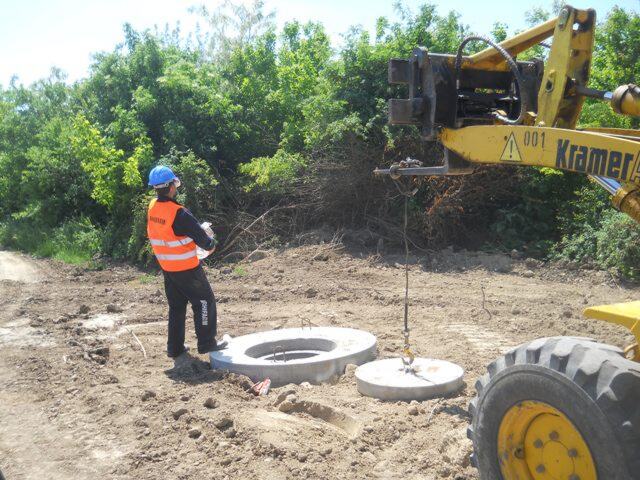 Snimanje nove kanalizacione mreže stambenog kompleksa — snimak 10 od 12